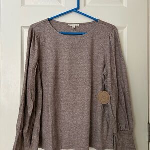 New with tags- Stylish Long Sleeve Top in Taupe